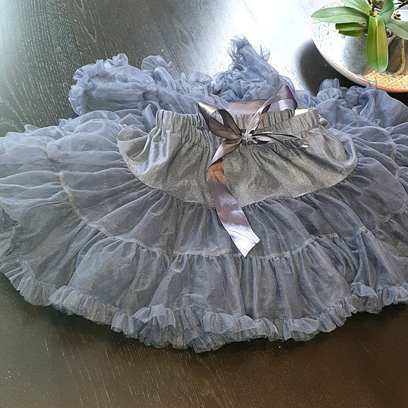**SOLD** -3-5yrs fab grey Petticoat skirt - Picture 3 of 10